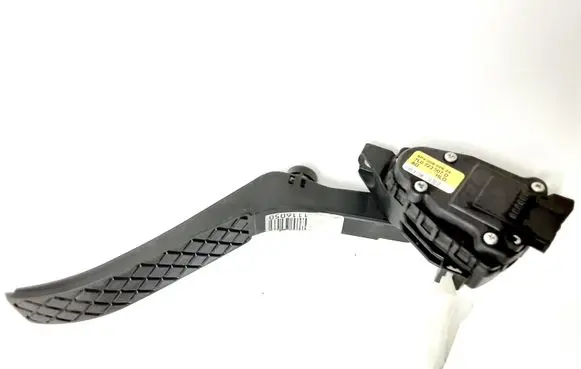 Volkswagen Touareg I Accelerator throttle pedal 7L0723507