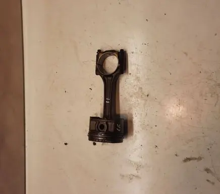 Skoda Octavia Mk1 (1U) Piston with connecting rod