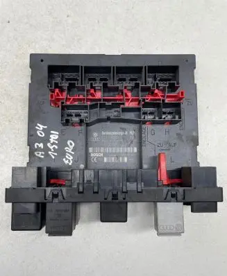 Audi A3 S3 8P Comfort/convenience module 8P0907279A F005V00219 H29S0501