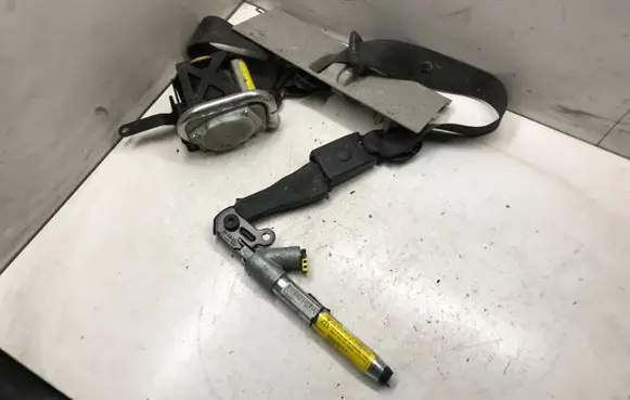 Opel Insignia A Front seatbelt 305536910AC 306302399P10AC