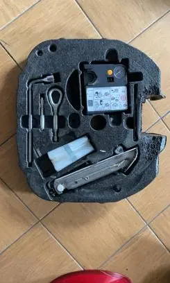 Mercedes-Benz SLK R172 Tool set 