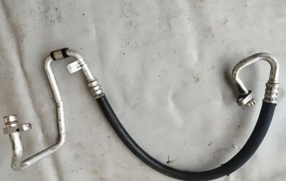 Renault Captur Air conditioning (A/C) pipe/hose 924909096R