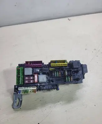 Mercedes-Benz C W204 Fuse module 168298 5215354 1670660