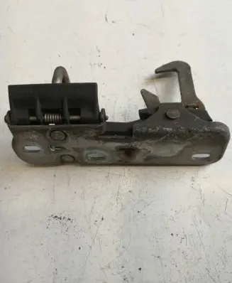 Volkswagen Golf V Engine bonnet/hood lock/latch loop/hook 1K0823480