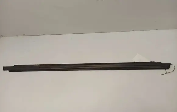 Front door glass trim molding
