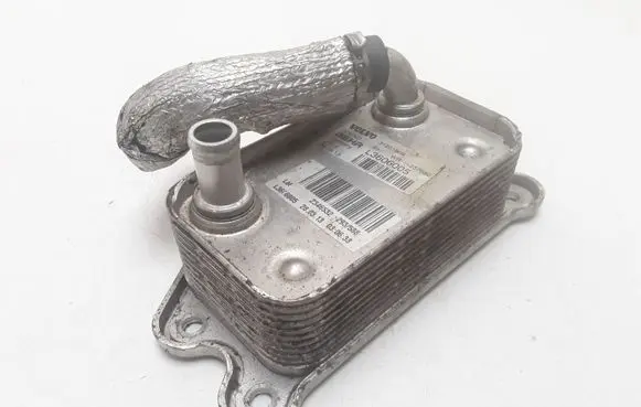 Volvo S60 Engine oil radiator 31201909