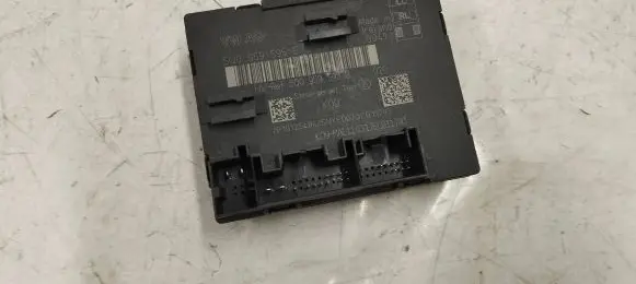 Audi Q2 - Door control unit/module 5q0959595e 5q0959595b