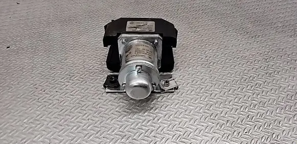 Volkswagen Phaeton Charging relay 3D0919083