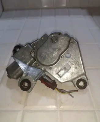 Peugeot 406 Rear window wiper motor 0390201556 1390099013