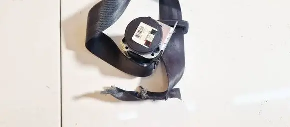 Middle seatbelt (rear)