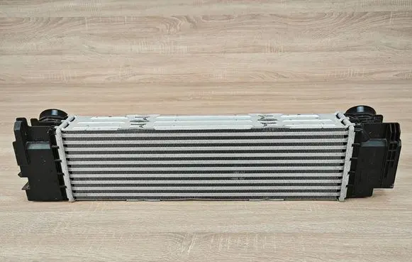 BMW 4 G22 G23 G24 G26 Intercooler radiator 8592701
