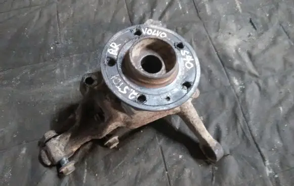 Volvo V70 Front wheel hub spindle knuckle