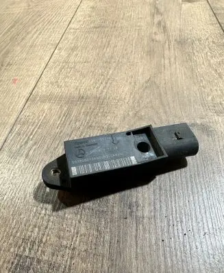 Mercedes-Benz E W211 Airbag deployment crash/impact sensor A0028202726 25571203A4
