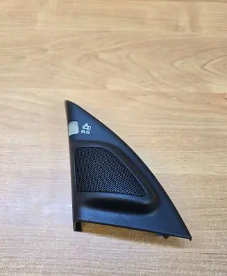 Front door high frequency speaker