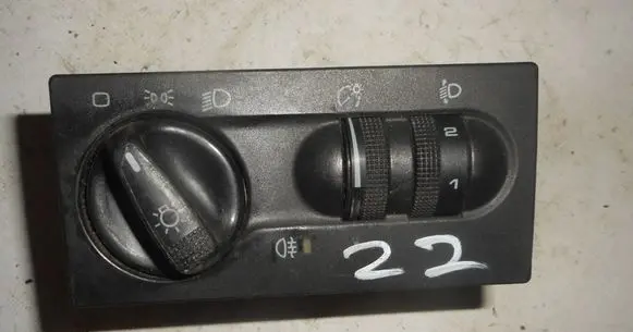 Volkswagen Golf III Light switch 1H6941531N