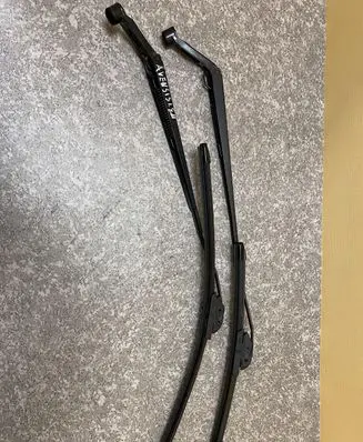 Toyota Avensis T220 Windshield/front glass wiper blade 