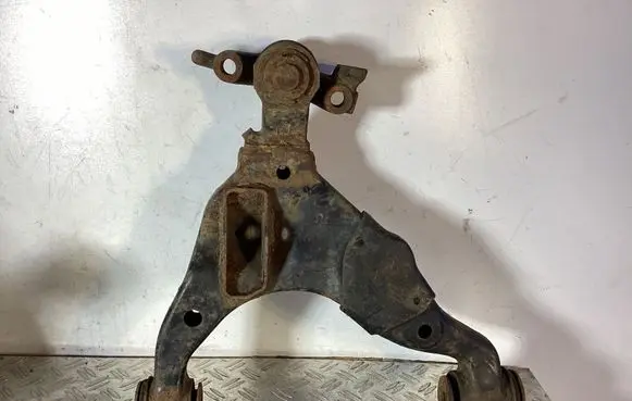 Toyota Land Cruiser (J150) Front control arm