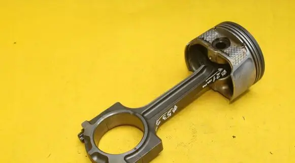 Ford Mondeo MK IV Piston with connecting rod
