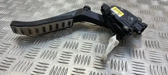 Porsche Cayenne (92A) Accelerator throttle pedal 7L0723507E