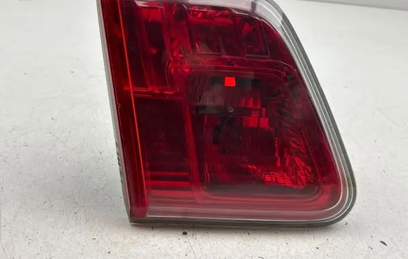 Toyota Avensis T270 Tailgate rear/tail lights 