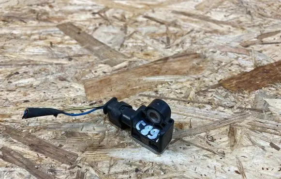 Mercedes-Benz A W176 Airbag deployment crash/impact sensor A1668210151