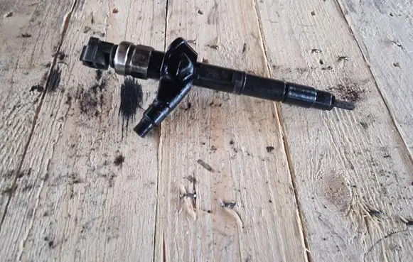 Nissan Primera Fuel injector AW400AW4