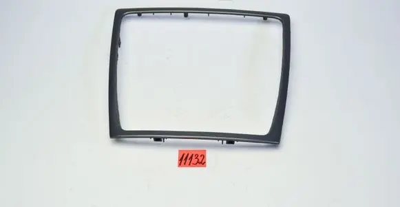 Volvo V70 Radio/GPS head unit trim 30672110