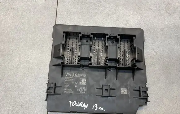 Volkswagen Touran II Comfort/convenience module 5K0937084F
