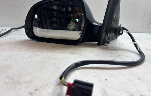Audi A4 S4 B8 8K Front door electric wing mirror 18133