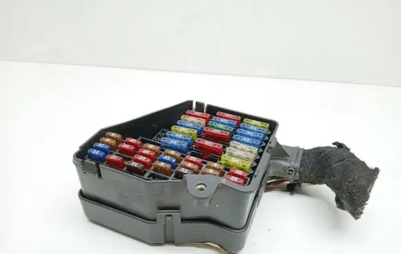 Volkswagen Golf IV Fuse module