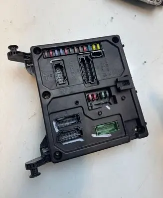 Ford Galaxy Fuse module 7m3962258ag