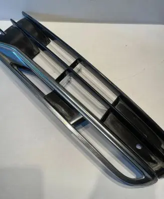 Volkswagen Phaeton Front bumper lower grill 3D0853668J