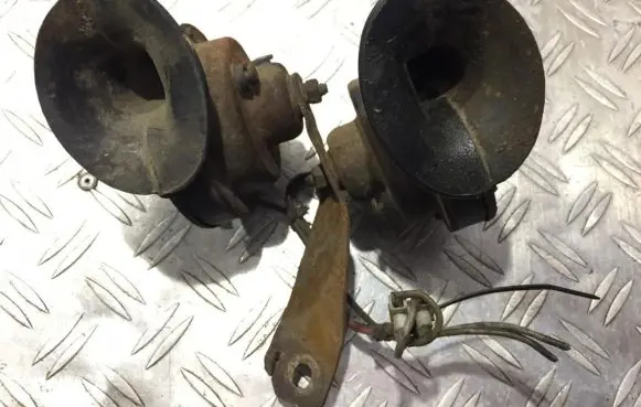 Renault Laguna I Horn signal