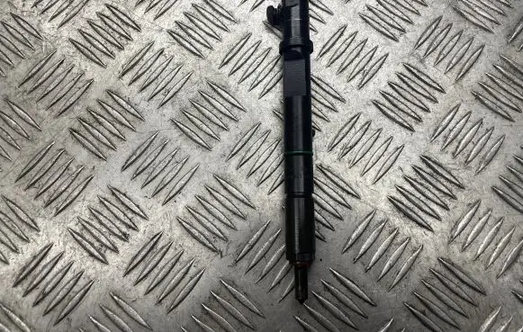 Audi A6 S6 C5 4B Fuel injector 059130201E