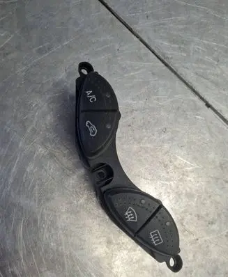 Windscreen/window heater switch