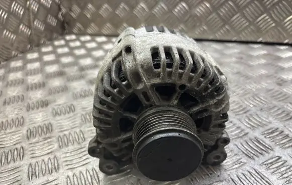 Volkswagen Touran I Generator/alternator