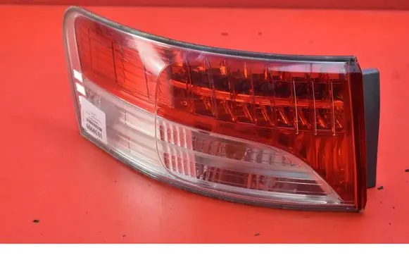 Toyota Avensis T270 Rear/tail lights