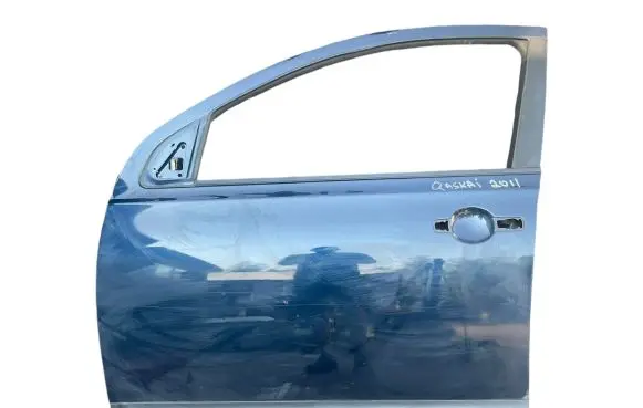 Nissan Qashqai Front door