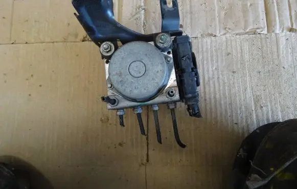 Nissan Micra ABS Pump 0265800574 8871010316