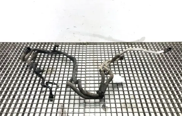 Engine coolant pipe/hose