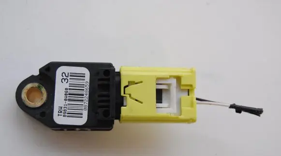 Toyota Avensis T270 Airbag deployment crash/impact sensor 898310W060