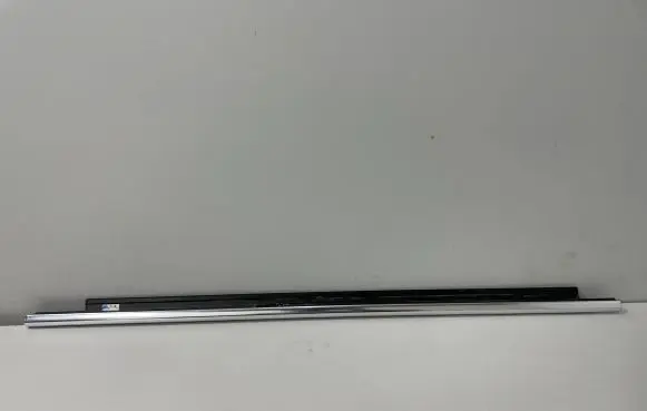 BMW 6 G32 Gran Turismo Front door glass trim molding 7392349