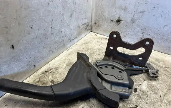 Hyundai Sonata Hand brake release handle 