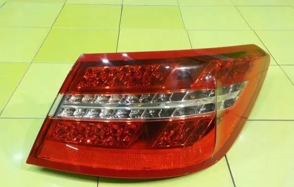 Mercedes-Benz E C207 W207 Rear/tail lights A2079060258 XP179