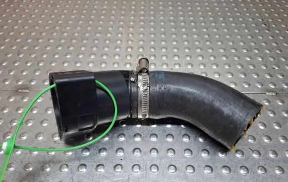 Volkswagen Golf VII Intercooler hose/pipe S27705297 04L145828G 04L131111M