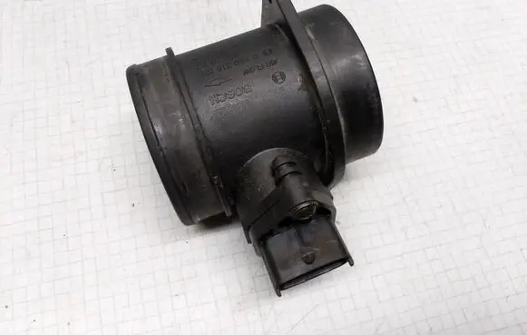 Volvo V70 Mass air flow meter 0280218108 8670112