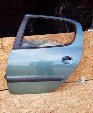 Peugeot 206 Rear door