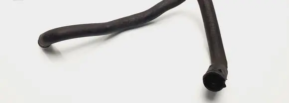Volkswagen PASSAT B5 Engine coolant pipe/hose 8D0919371H