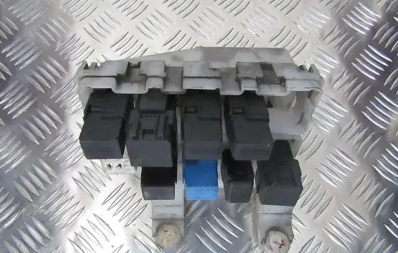 Nissan Almera N16 Fuse box set
