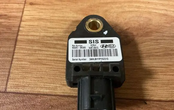 Hyundai i30 Airbag deployment crash/impact sensor 959203K000 3KHLBYYY62310